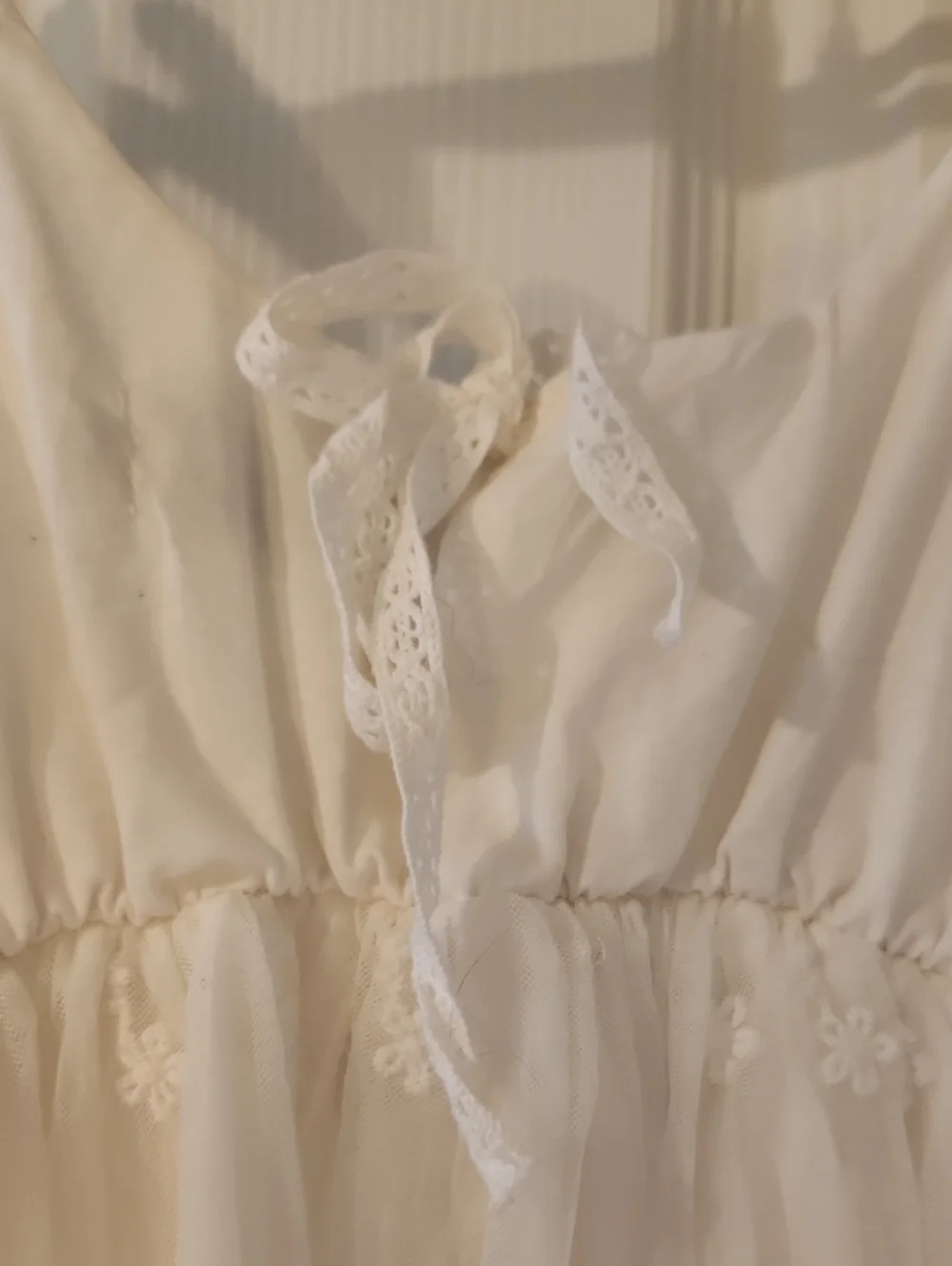 ellura sage white lace